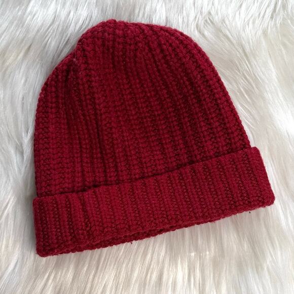 Uniqlo Heat Tech Red Knit Beanie - Picture 2 of 4
